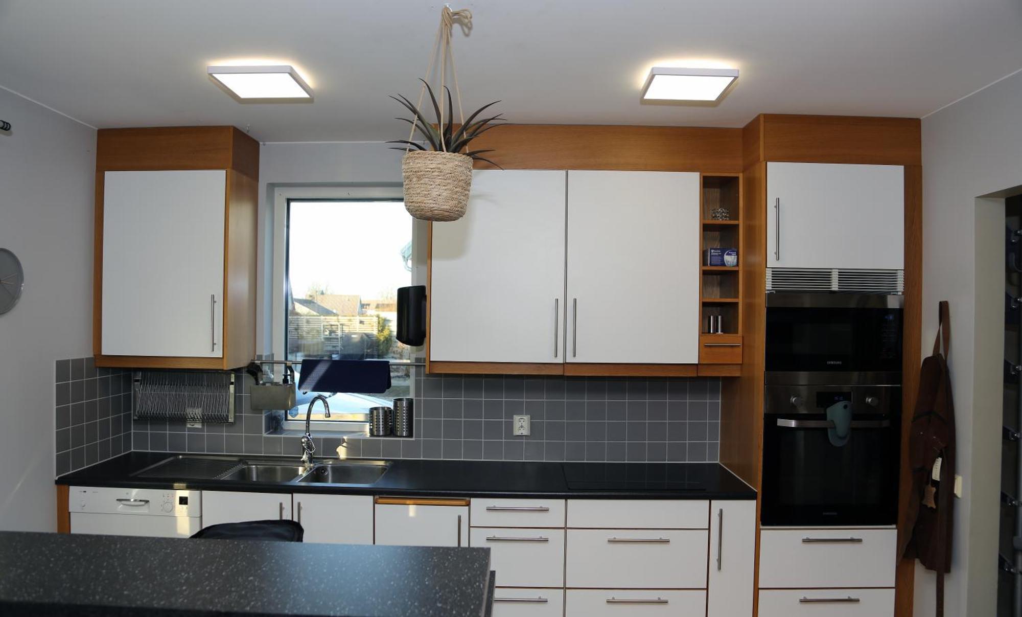 5-bed-rooms House With Jacuzzi, Free Parking, And 2 Toilets-bath In Malmö