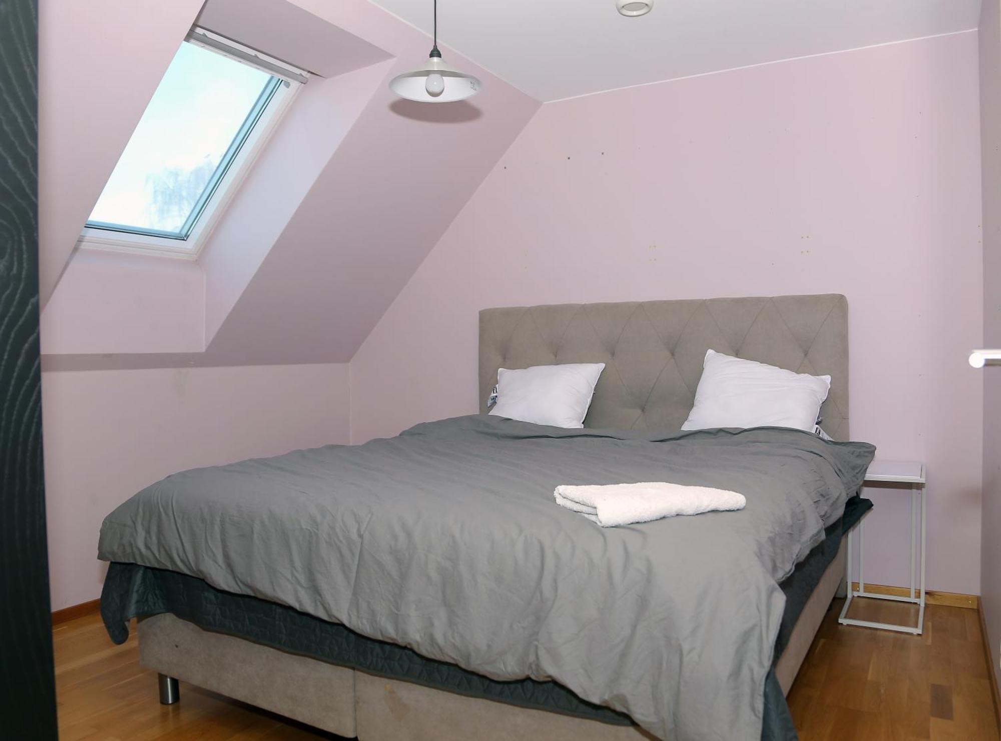 Villa 5-bed-rooms House With Jacuzzi, Free Parking, And 2 Toilets-bath In