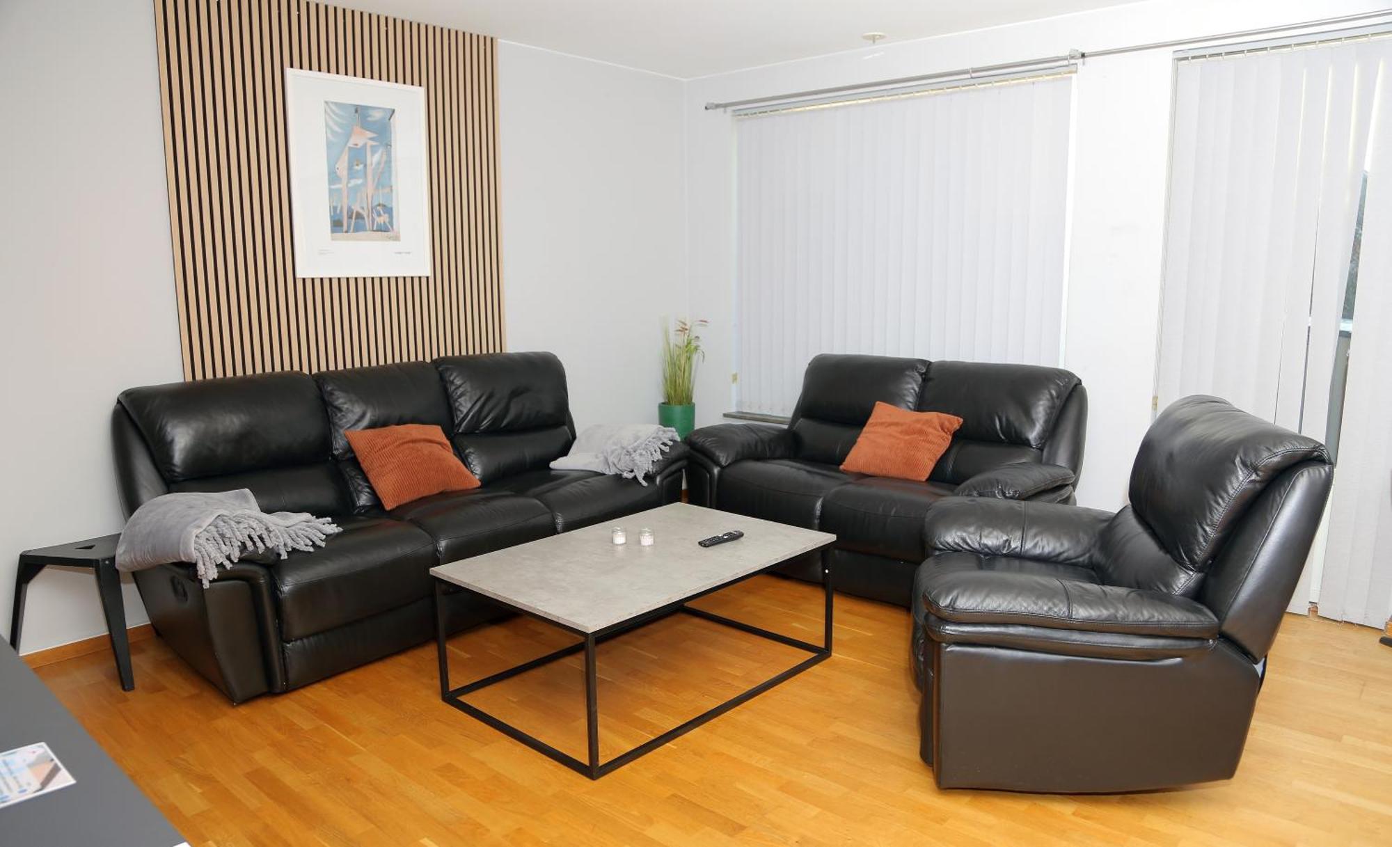 5-bed-rooms House With Jacuzzi, Free Parking, And 2 Toilets-bath In Villa *
